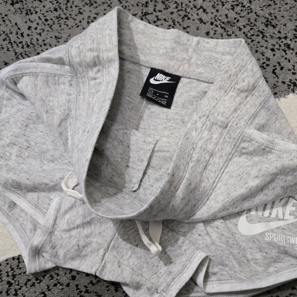 Nike Sportswear Slim Fit Running Shorts, S, GUC - Picture 7 of 10